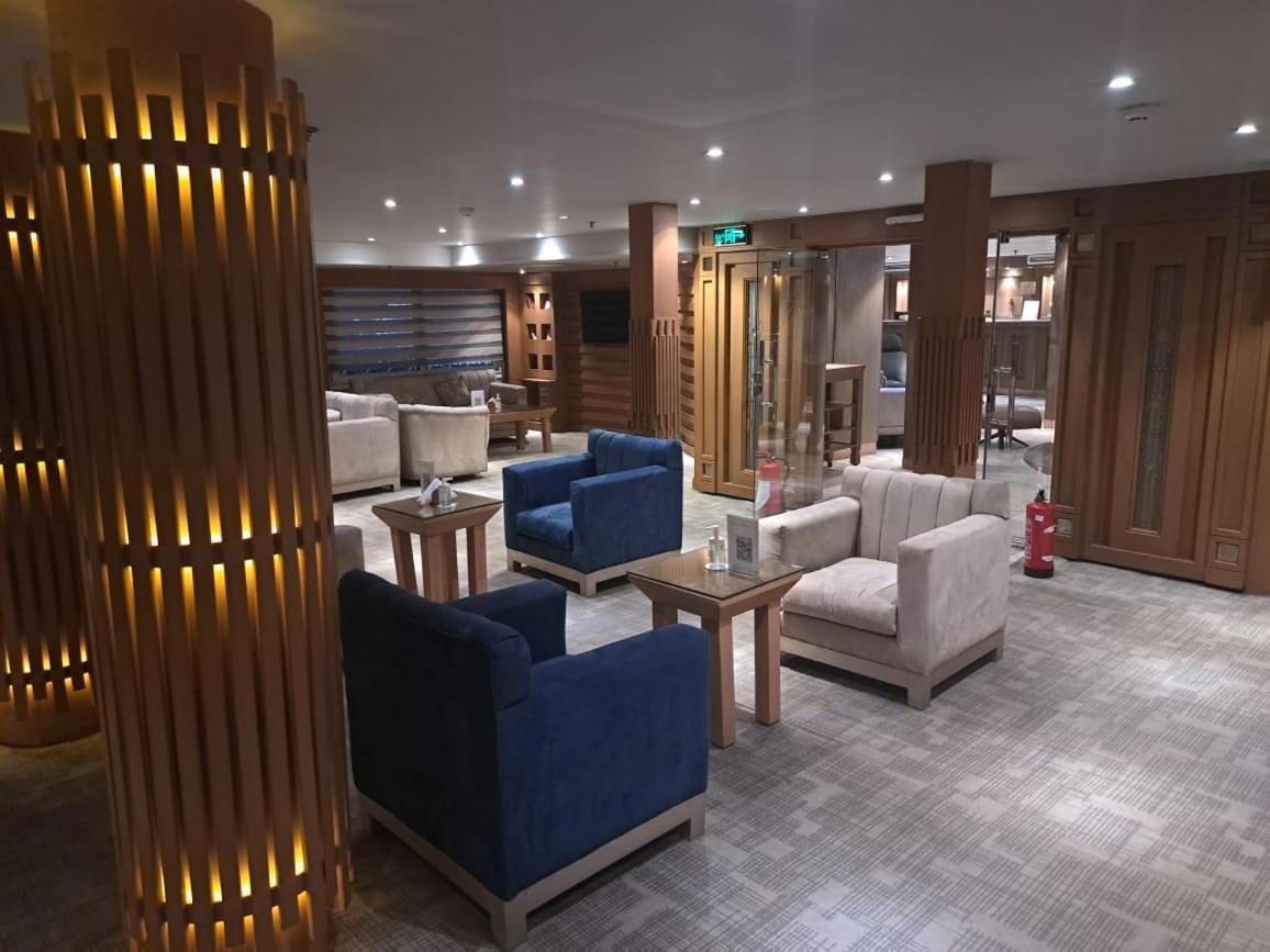 Five Star Nile Cruise From Aswan To Luxor Hotel Exterior photo