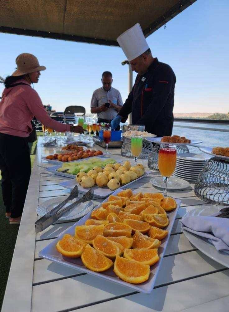 Five Star Nile Cruise From Aswan To Luxor Hotel Exterior photo